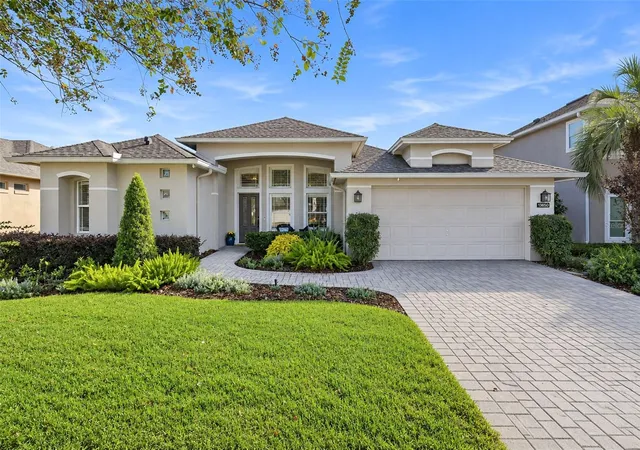 Photo 1 of Single family home for sale at 13850 Bluewater Cir, Orlando, FL 32828 | MLS# O6450268 | Listing updated on 2026-10-18