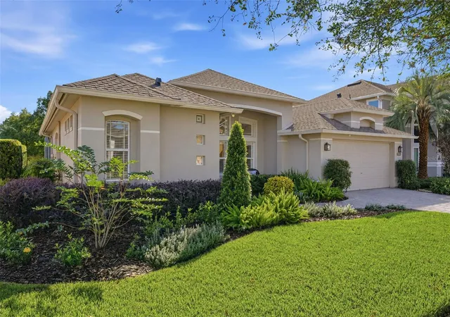 Photo 2 of Single family home for sale at 13850 Bluewater Cir, Orlando, FL 32828 | MLS# O6450268 | Listing updated on 2026-10-18