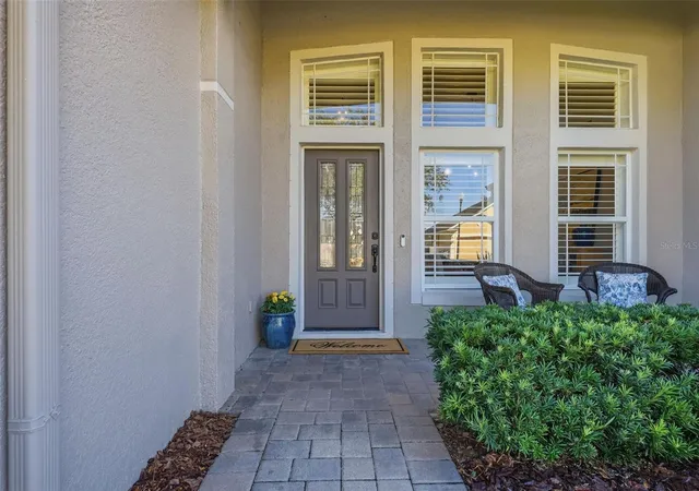 Photo 4 of Single family home for sale at 13850 Bluewater Cir, Orlando, FL 32828 | MLS# O6450268 | Listing updated on 2026-10-18