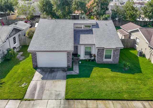 Photo 2 of Single family home for sale at 620 Stillview Cir, Brandon, FL 33510 | MLS# TB8558513 | Listing updated on 2026-10-21