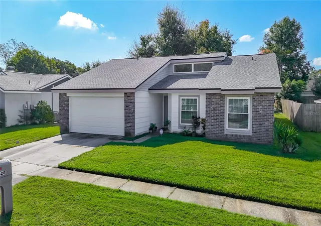 Photo 3 of Single family home for sale at 620 Stillview Cir, Brandon, FL 33510 | MLS# TB8558513 | Listing updated on 2026-10-21