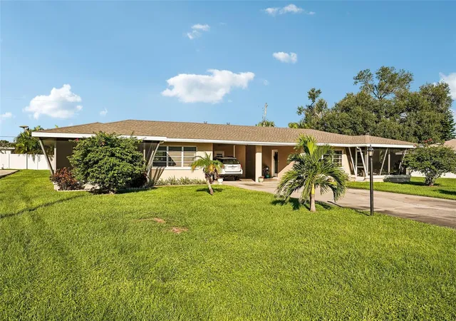 Photo 1 of Multi family home for sale at 309 Parkside Dr, Venice, FL 34285 | MLS# A4709731 | Listing updated on 2026-10-20