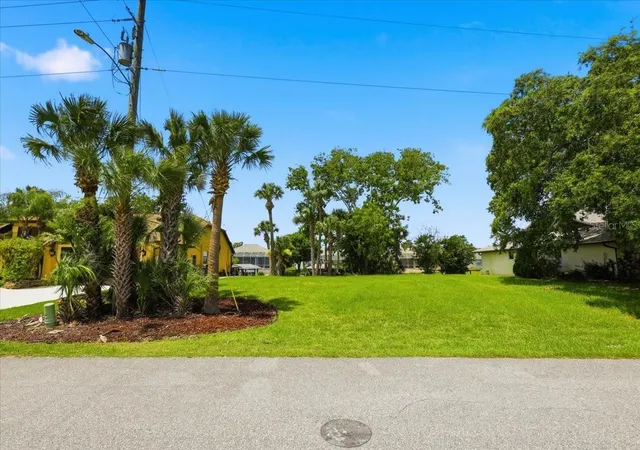 Land for sale at 27 Cottonwood Ct, PALM COAST, FL 32137 | MLS# FC322154
