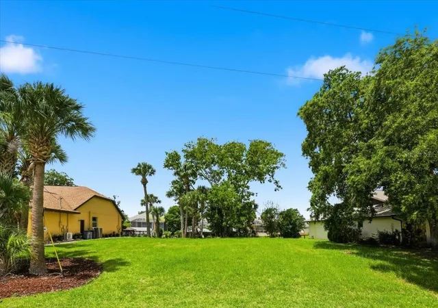Photo 2 of Land for sale at 27 Cottonwood Ct, Palm Coast, FL 32137 | MLS# FC322154 | Listing updated on 2026-10-16