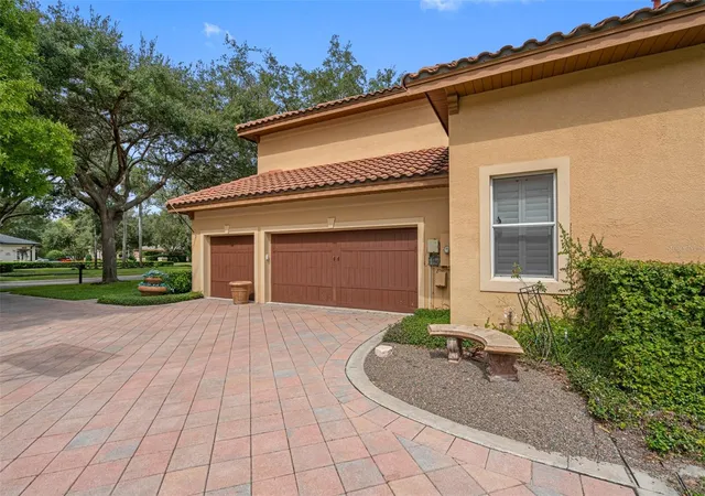 Photo 4 of Single family home for sale at 531 Isleworth Close, Tarpon Springs, FL 34688 | MLS# TB8558528 | Listing updated on 2026-10-20