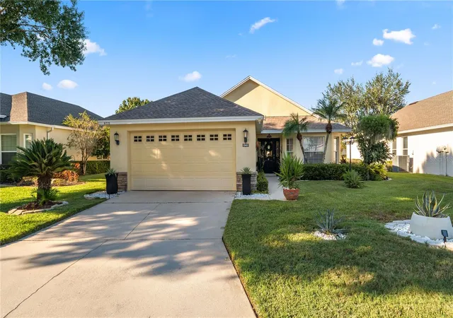 Photo 1 of Single family home for sale at 6715 Lake Clark Dr, Lakeland, FL 33813 | MLS# L4965819 | Listing updated on 2026-10-21