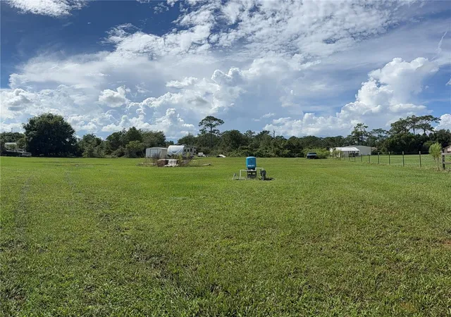 Photo 3 of Manufactured home for sale at 4060 Packard Ave, Saint Cloud, FL 34772 | MLS# G5119146 | Listing updated on 2026-10-17