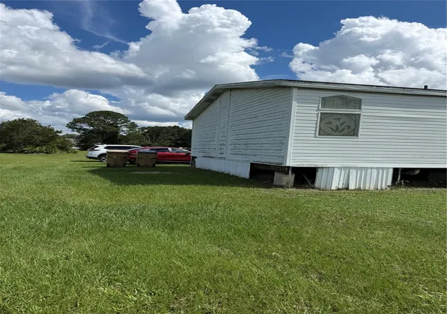Photo 3 of Manufactured home for sale at 4060 Packard Ave, Saint Cloud, FL 34772 | MLS# G5119146 | Listing updated on 2026-10-17