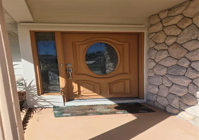 Photo 2 of Single family home for sale at 10386 112th Way N, Largo, FL 33778 | MLS# TB8558539 | Listing updated on 2026-10-23