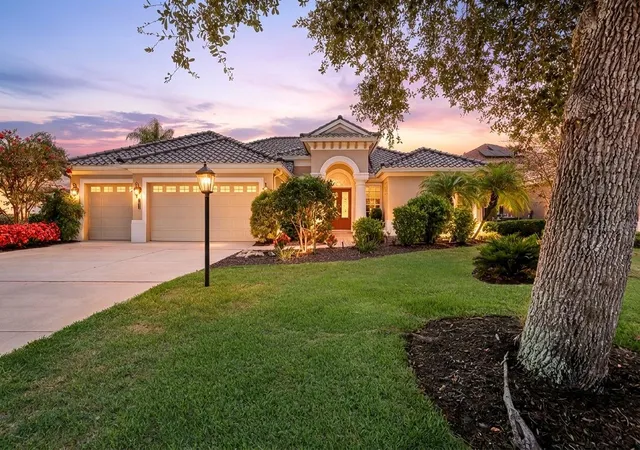 Single family home for sale at 13409 Kildare Pl, LAKEWOOD RANCH, FL 34202 | MLS# A4709744