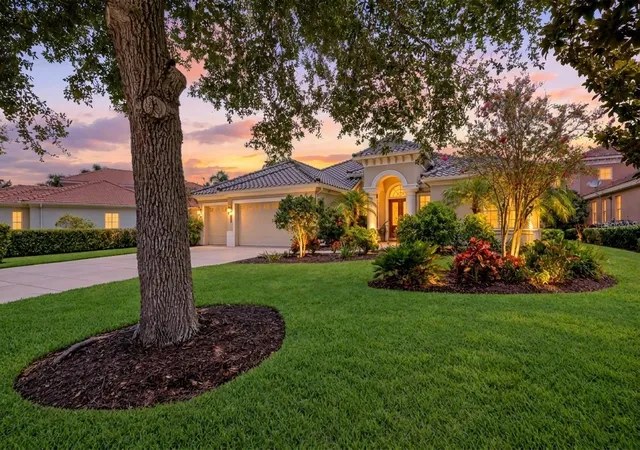 Photo 3 of Single family home for sale at 13409 Kildare Pl, Lakewood Ranch, FL 34202 | MLS# A4709744 | Listing updated on 2026-10-22