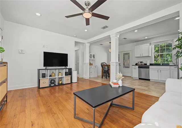 Photo 3 of Single family home for sale at 2801 S Manhattan Ave, Tampa, FL 33629 | MLS# TB8558567 | Listing updated on 2026-10-30