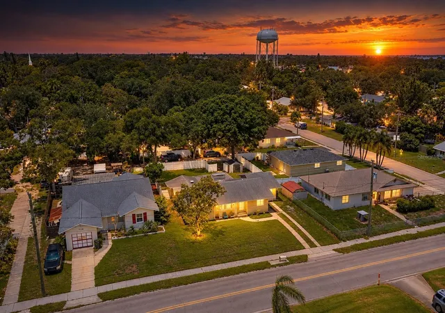 Photo 2 of Single family home for sale at 710 26th Street W, Bradenton, FL 34205 | MLS# A4709749 | Listing updated on 2026-10-23