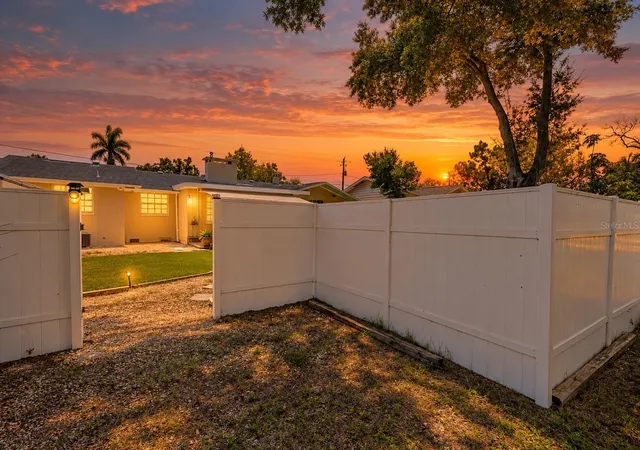 Photo 3 of Single family home for sale at 710 26th Street W, Bradenton, FL 34205 | MLS# A4709749 | Listing updated on 2026-10-23