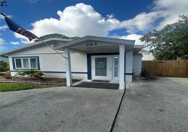 Single family home for sale at 204 W 36th Street, BRADENTON, FL 34205 | MLS# R4912164