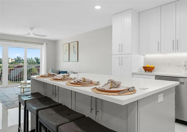 Photo 2 of Condo for sale at 4900 Brittany Dr S #405, Saint Petersburg, FL 33715 | MLS# TB8558577 | Listing updated on 2026-10-23