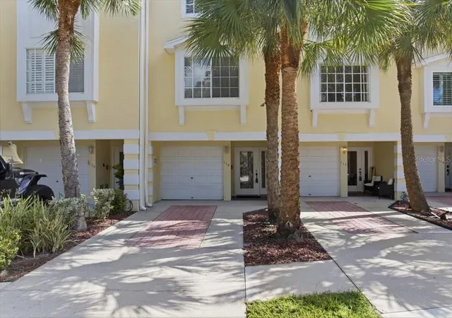 Townhouse for sale at 116 Brent Cir, OLDSMAR, FL 34677 | MLS# TB8558582