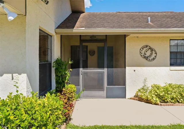 Photo 3 of Single family home for sale at 1522 S Pointe Dr, Leesburg, FL 34748 | MLS# G5119150 | Listing updated on 2026-10-21