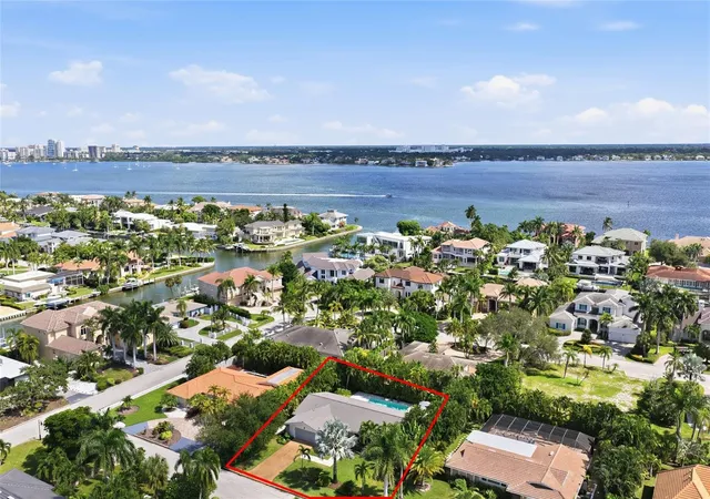 Photo 4 of Single family home for sale at 607 Owl Way, Sarasota, FL 34236 | MLS# A4709752 | Listing updated on 2026-10-23
