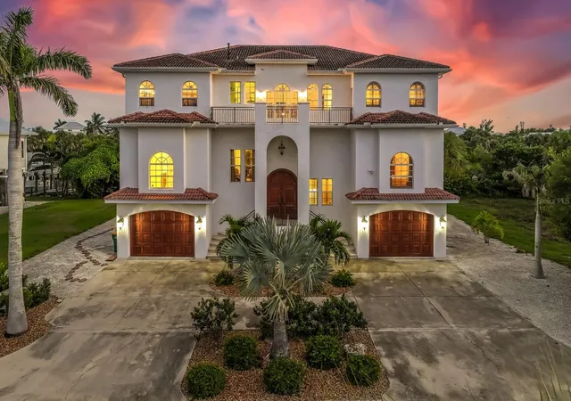Photo 1 of Single family home for sale at 36 Lemon Bay Ln, Placida, FL 33946 | MLS# D6149208 | Listing updated on 2026-10-22