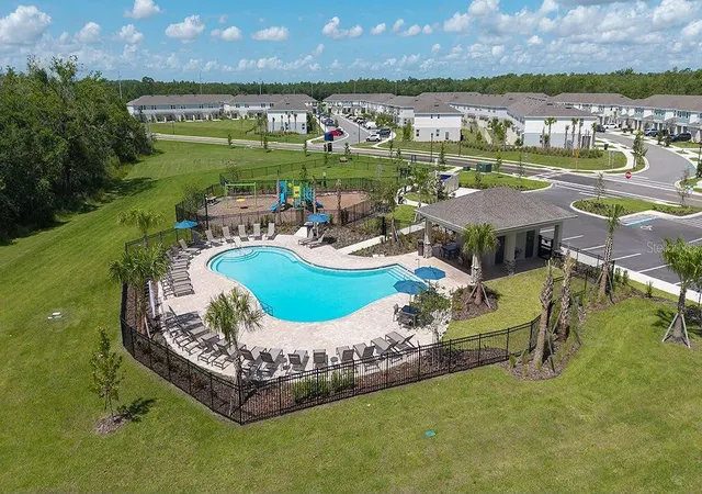 Photo 4 of Townhouse for sale at 2641 Skyline Loop, Kissimmee, FL 34758 | MLS# S5159626 | Listing updated on 2026-10-17