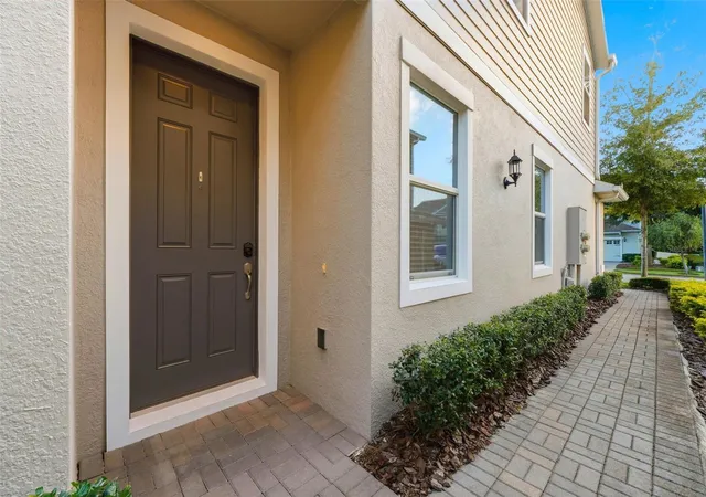 Photo 3 of Townhouse for sale at 1161 Presidential Ln, Apopka, FL 32703 | MLS# OM734112 | Listing updated on 2026-10-20