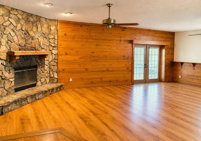 Photo 2 of Single family home for sale at 329 Hollowtree Dr, Seffner, FL 33584 | MLS# TB8558599 | Listing updated on 2026-10-29