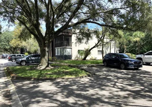 Condo for sale at 11703 Raintree Village Blvd #B, TEMPLE TERRACE, FL 33617 | MLS# TB8558600