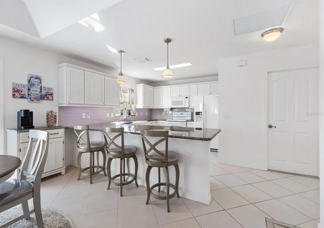 Photo 4 of House for sale at 7613 SE 170th Longview Ln, The Villages, FL 32162 | MLS# G5119151 | Listing updated on 2026-10-21
