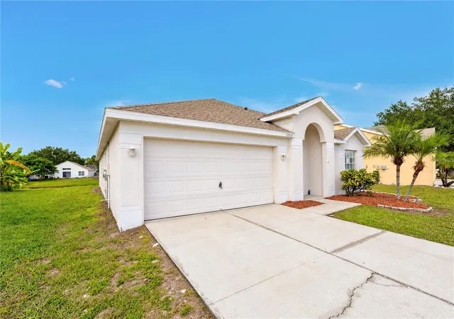Photo 1 of Single family home for sale at 12517 Midpointe Dr, Riverview, FL 33578 | MLS# O6450338 | Listing updated on 2026-10-20