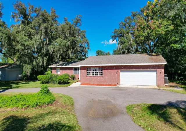 Photo 3 of Single family home for sale at 1210 Front St, Valrico, FL 33594 | MLS# TB8558627 | Listing updated on 2026-10-18