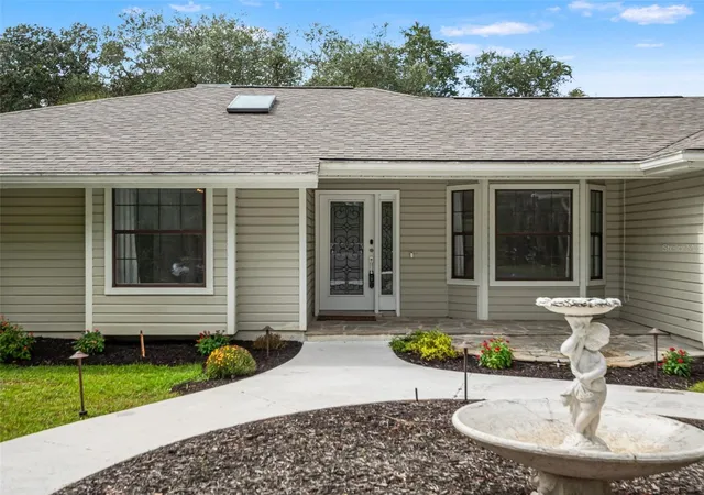 Photo 4 of Single family home for sale at 298 Lake Markham Rd, Sanford, FL 32771 | MLS# O6450342 | Listing updated on 2026-10-23