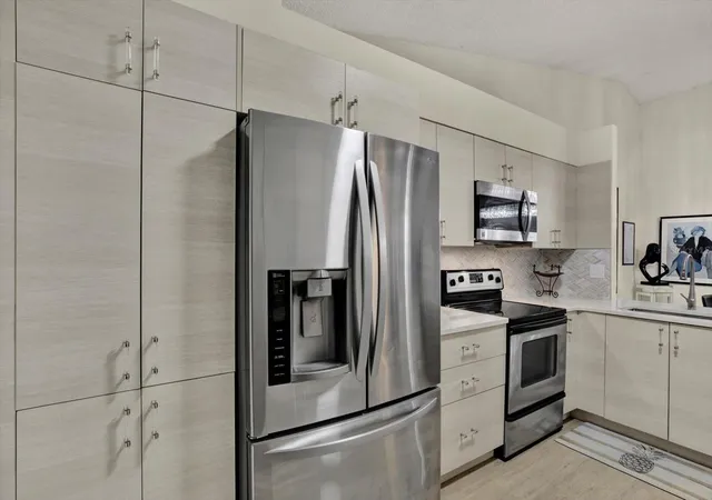 Photo 2 of House for sale at 3433 Hillmoor Dr, Palm Harbor, FL 34685 | MLS# TB8558637 | Listing updated on 2026-10-22
