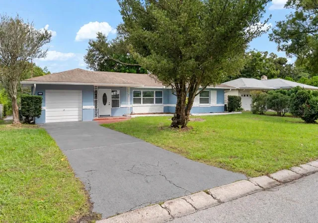 Photo 1 of Single family home for sale at 15 Mars Ave, Clearwater, FL 33755 | MLS# TB8558640 | Listing updated on 2026-10-16