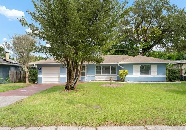 Photo 2 of Single family home for sale at 15 Mars Ave, Clearwater, FL 33755 | MLS# TB8558640 | Listing updated on 2026-10-16