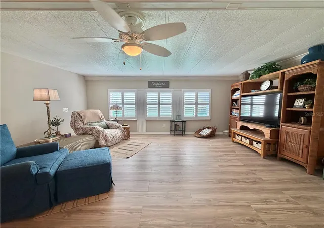 Photo 3 of Manufactured home for sale at 107 Royal Palm Dr, Leesburg, FL 34748 | MLS# G5119165 | Listing updated on 2026-10-23