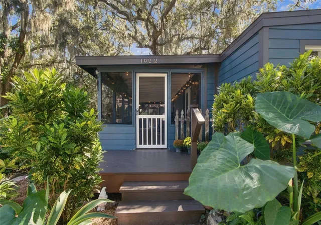 Single family home for sale at 1922 Beachway Ln, ODESSA, FL 33556 | MLS# W7890367