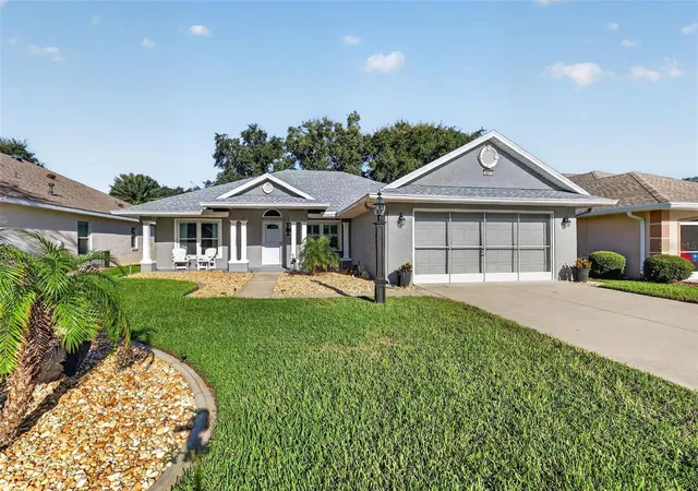 Single family home for sale at 5847 Princess Caroline Pl, LEESBURG, FL 34748 | MLS# G5119166