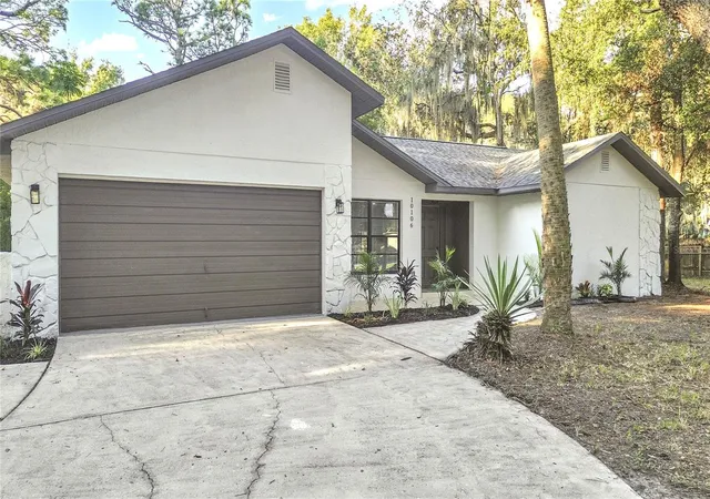 Photo 3 of Single family home for sale at 10106 Lakeview Dr, New Port Richey, FL 34654 | MLS# TB8558664 | Listing updated on 2026-10-23