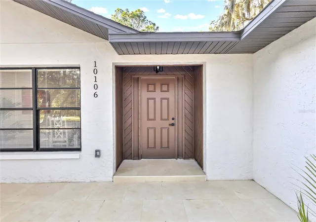 Photo 3 of Single family home for sale at 10106 Lakeview Dr, New Port Richey, FL 34654 | MLS# TB8558664 | Listing updated on 2026-10-23