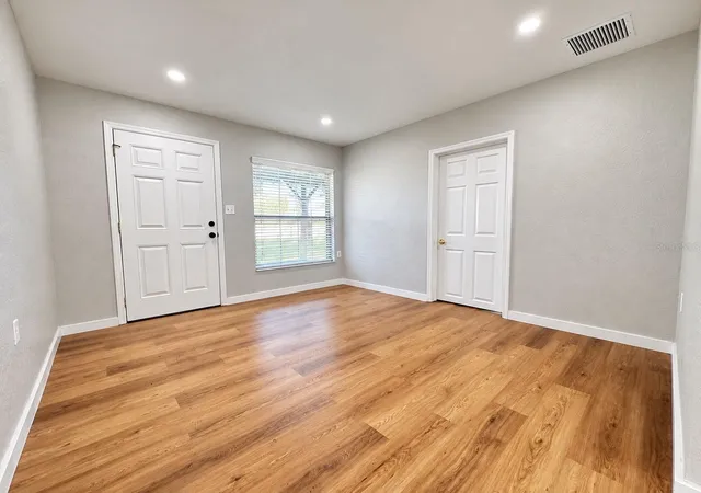 Photo 3 of Sale Pending at 4692 Barley St, Orlando, FL 32811 | MLS# S5159644 | Listing updated on 2026-10-22