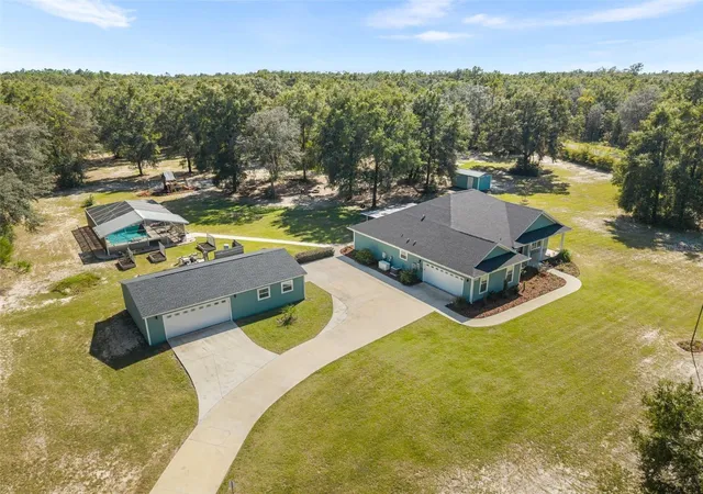 Single family home for sale at 8499 NE 8th Place, HIGH SPRINGS, FL 32643 | MLS# GC544214