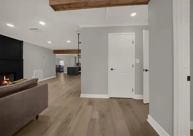 Photo 2 of Single family home for sale at 9627 Hidden Oaks Cir, Tampa, FL 33612 | MLS# O6450367 | Listing updated on 2026-10-27