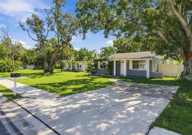 Photo 2 of Single family home for sale at 4586 42nd Avenue N, Saint Petersburg, FL 33714 | MLS# TB8558671 | Listing updated on 2026-10-22