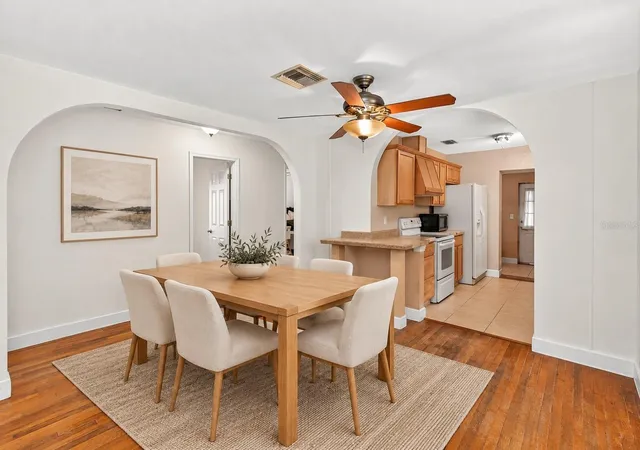 Photo 4 of Single family home for sale at 5620 Sandalwood Dr, Orlando, FL 32839 | MLS# O6450371 | Listing updated on 2026-10-23
