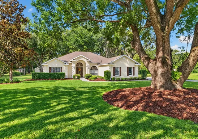 Photo 3 of Single family home for sale at 1710 Wingspread Dr, Fruitland Park, FL 34731 | MLS# G5119169 | Listing updated on 2026-10-29