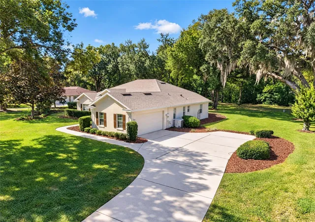Photo 4 of Single family home for sale at 1710 Wingspread Dr, Fruitland Park, FL 34731 | MLS# G5119169 | Listing updated on 2026-10-29