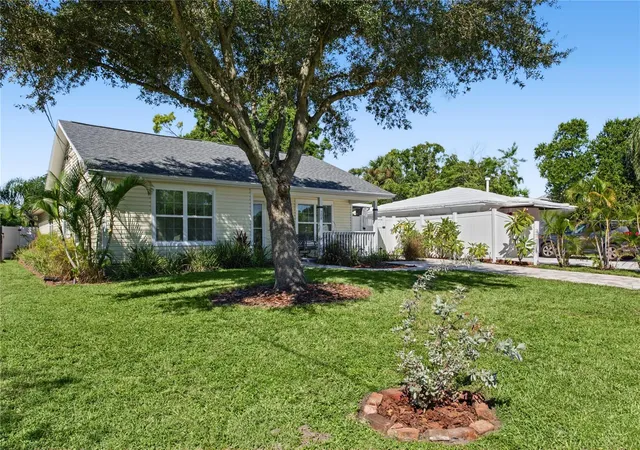 Photo 1 of Single family home for sale at 208 N New Jersey Ave, Tampa, FL 33609 | MLS# TB8558684 | Listing updated on 2026-10-22