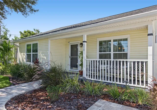 Photo 3 of Single family home for sale at 208 N New Jersey Ave, Tampa, FL 33609 | MLS# TB8558684 | Listing updated on 2026-10-22