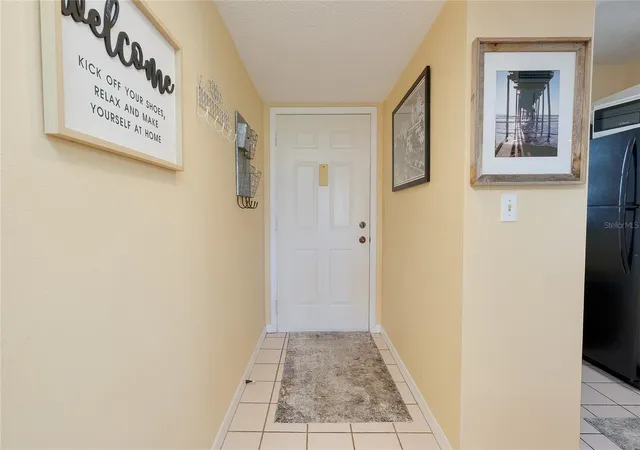 Photo 4 of Condo for sale at 408 Cerromar Cir S #132, Venice, FL 34293 | MLS# N6146219 | Listing updated on 2026-10-20